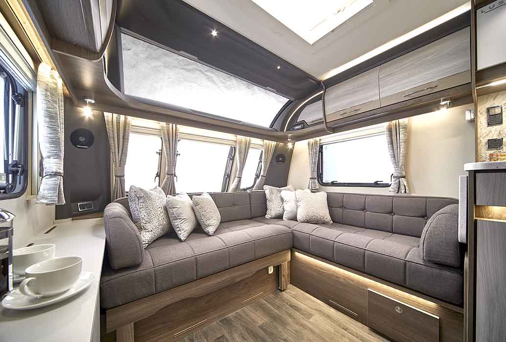 Coachman Lusso Internal - More Features